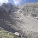 Blick Richtung Gipfel, der jetzt nicht mehr zu sehen ist. Rechts die Felschulter "La Bala". 