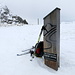 Die leicht vorgezogene Gipfelmarkierung, wohl zum 100jährigen Jubiläum des Ski Club Grabs errichtet