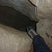 Nach etwa 15m in der Pelzlihöhle / Pfaderloch muss man diesen Kamin  hochklettern. Die Stelle ist einfach (I-II) und etwa 3-4m hoch.