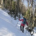 Hier beim Abstieg vom Rotecksattel der blauen Raute nach Richtung Höfener Hütte. Nordexponiert lag nicht nur einiges an Schnee sondern auch noch umgestürzte Bäume herum