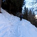 Il semplice percorso, sotto una strada agricola di servizio agli alpeggi
