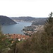 Poco dopo la partenza, uno sguardo sui tetti di Rovenna (frazione di Cernobbio e luogo di inizio dell’escursione) e, poco più sotto, sul Lago di Como.