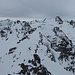 Gipfelblick Richtung Pizol. Ganz unten erkennt man zwei Tourengänger im Fussaufstieg über den Nordgrat.
