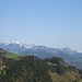 19.04.2018 Blick nach Osten über die Ausläufer des Wildbarrens: Aschenthaler Wände, Rosskopf, Geigelstein, Brennkopf, Lochner Horn