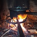 Kochen am offenen Feuer - die Küche ist perfekt ausgestattet