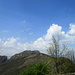 Pizzo Cerro : vista sul Castello Regina e la Corna Camoscera