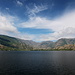 Lago de Sanabria - Blick über einen der größten natürlichen Seen in Spanien, der sich ziemlich genau auf einer Höhe von 1.000 m befindet. Die Fläche des hauptsächlich vom Río Tera gespeisten Gewässers beträgt ca. 3,5 km². Foto vom 24.06.2017.
