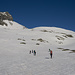 Viele Skitourengeher zwischen Villacherhütte und Gletscherbeginn.