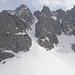 die Hochgrubach ist ein einsamer Gipfel, auf dem man seine Ruhe hat, auch wen 200 Leute ins Kar hochsteigen. Der Gipfel ist recht alpin