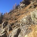 Tratto roccioso in zona Crostàl e più o meno alla stessa quota della cascina di Büiòn (2007 m) che consente di aggirare il Pizzo Scarión lungo il suo costone ovest 