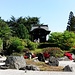 Il "Japanese Gateway" circondato dal tipico giardino giapponese.