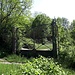 <b>Il cancello sul confine di stato della dismessa Ferrovia di Valmorea.</b>