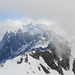 Blick über den westlichen Ausläufer der nördlichen Alpstein-Kette zum (wolkenumhüllten) Säntis