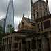 La Southwark Cathedral e lo Shard dall'angolo fra Cathedral Street e Montague Cl.