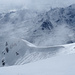 e la nebbia comincia a salire..... così, nonostante i propositi di raggiungere la cima vera e propria, decidiamo di scendere per non ritrovarci nella nebbia e per non trovare neve troppo molle in discesa