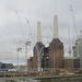 La Battersea Power Station, resa celebre da una copertina di un album dei Pink Floyd, vista dall'Overground fra Denmark Hill e Victoria Station.
