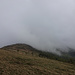 Reichlich schottische Anblicke, wenn der Nebel über die kahlen Kämme zieht