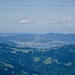 Blick vom Gipfel des Chöpfenbergs auf den Sihlsee und Einsiedeln.