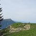 Blick vom Hauptgipfel zum Gipfelkreuz und Rigi Kulm