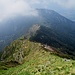 Monte Tamaro : vista sull'Alpe di Neggia e Monte Gambarogno