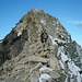 Auf dem Cavistrau Pign Ostgrat, der Fels (Dolomit) ist hier überraschend fest und die einfache Kletterei (WS / Fels II) macht richtig Spass.