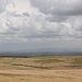 Brown Willy - Ausblick am Gipfel in etwa nordöstliche/östliche Richtung. Im Hintergrund dürfte das Dartmoor zu sehen sein, rechts der Leskernick Hill (mit grüner, felsdurchsetzter Flanke).