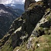 Passaggio chiave, a picco sulla Val Carecchio, per fortuna attrezzato con un cavo.