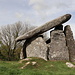 Trethevy Quoit - Das auch als "The Giant's House" bezeichnete Portalgrab wurde vor ca. 5.500 Jahren in der Jungsteinzeit errichtet und befindet sich beim Weiler Tremar Coombe. Hinten dürften allerdings einige Häuser des nahegelegenen Darite zu sehen sein.