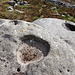 Stowe's Hill - Blick von den Gipfelfelsen, in deren verwitterter Oberfläche sich verschiedene Löcher befinden und z. B. [http://www.hikr.org/gallery/photo2410044.html?post_id=122360#1 daran] erinnern.