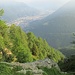 Salendo, uno sguardo sul fondovalle con un po’ di foschia dove si vede Bellinzona e, a destra, l’inizio della Val Morobbia.