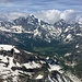 Die grosse, grüne Alpfläche der Alpe Veglia