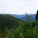 Blick in die Ferne im Abstieg von der Btta di Doia zum Lago Alzasca.