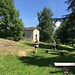 Charavex. On est en Valais, les bancs sont en fait destinés à la messe en plein air.
