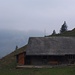 Die Alp Rüti (1122m) liegt noch weit unter der Nebelobergrenze.