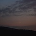 Schönes Wetter kündigte sich zwei Tage vor Wochenende oberhalb zuhause in Füllinsdorf (BL) an.<br /><br />Zu sehen war die nur 30 Stunden alte Mondsichel und die helle Venus über dem Adler (535m). Auf einem Drittel Distanz Mond-Venus erkennt man den Merkur. Es war der letzte Tag wo man Merkur im 2010 am Abendhimmel sehen konnte.
