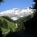 nach einem kurzen Aufstieg stehe ich nun auf dem Fahrsträsschen Richtung Alp Midada Sut