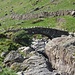 Stockley Bridge. Gegen links, der Trockenmauer entlang, steige ich auf, von rechts her werde ich zurück kommen.