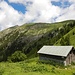  Auf schmalem, selten begangenem Weglein geht's weiter zur einsamen Oberen Haseneck-Alpe.
