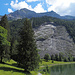 Der Rautispitz vom Restaurant Obersee aus gesehen. Im Vordergrund das Felssturzgebiet 1948