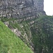 Le sentier de la "Züsler Highway" (sic !) bien visible sous la paroi