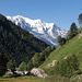 Im unteren Abschnitt des Aufstiegs mit Rückblick zum Mont-Blanc-Massiv.