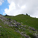 Durch diese Steilwanne erfolgt der Abstieg vom Toblermannsjoch.