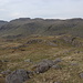 Hard Knott - Ausblick am Gipfel in etwa nordöstliche Richtung: Bow Fell bis Great Knott.