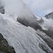 Wilde Gletscherimpressionen. Hier östlich der Tierberglihütte im Abstieg. Oben rechts die Tierberglücke.