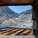 Blick aus der Gaststube in die Wehrgrube und zum Wehrgrubenjoch