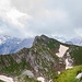Ein, unbekannter, spitzer Hügel. Dort machten wir eine kurze Klettertour