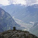 Biasca von oben. Im Bild auf der Höhe des Steinmanns sieht man rechts den Abraum aus dem Gotthard Basistunnel.