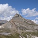 Piz d'Artgas von der Bifertenhütte. Der Weg hinauf geht links herum und von hinten auf den Gipfel.