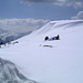 Oberhalb der Alp Stafel hat es noch grosse Schneewechten