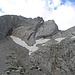 Kirchlispitzen Nordverschneidung, in der Mitte vom Bild, beliebt bei Kletterer,  auch Heute war ein Paar am Klettern in der Nordverschneidung